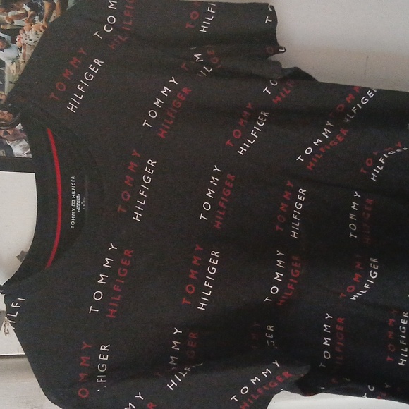 Men's Tommy hilfiger size M colors black white and red - Picture 2 of 9